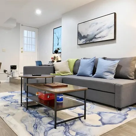 Trendy Apt In Bloomingdale - Parking